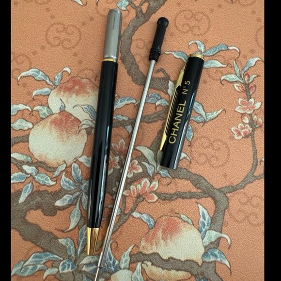 New Chanel No. 5 Ballpoint Pen(Gift with Purchase) - Picture 2 of 5